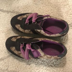 Coach Leatherware sneakers with pink Velcro